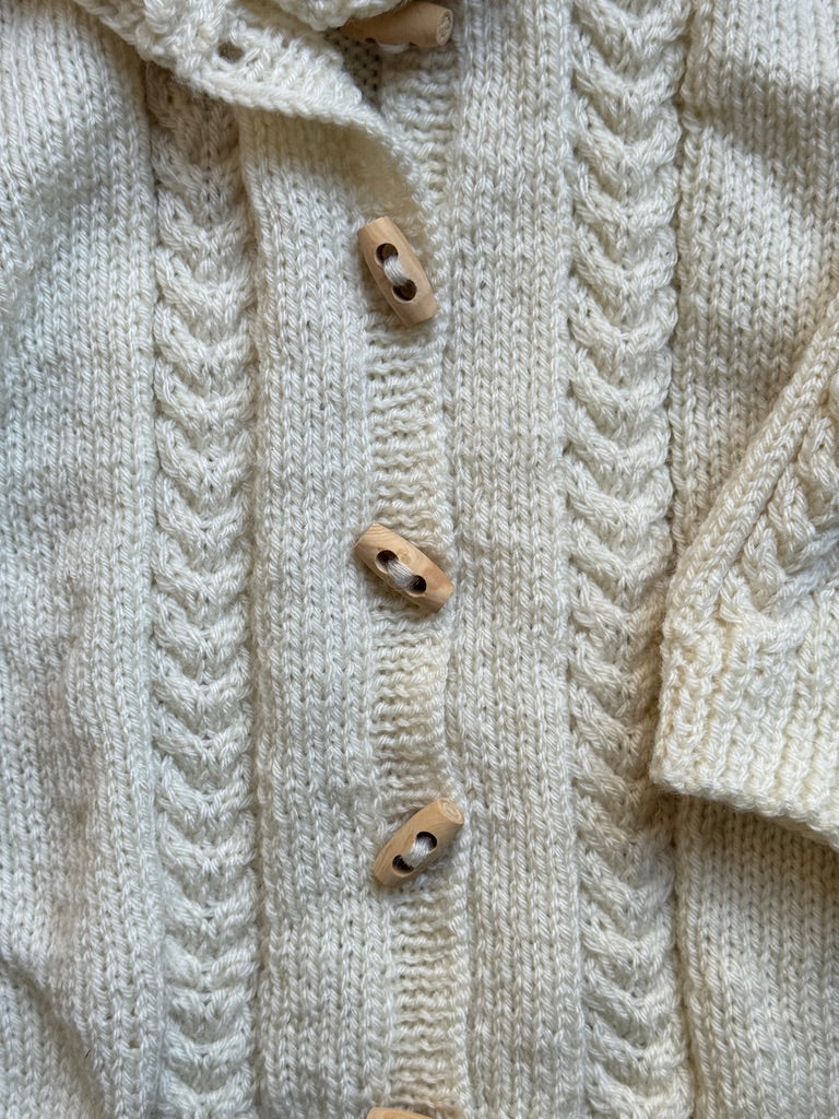 Gilet torsadé écru à capuche - 18/24 mois