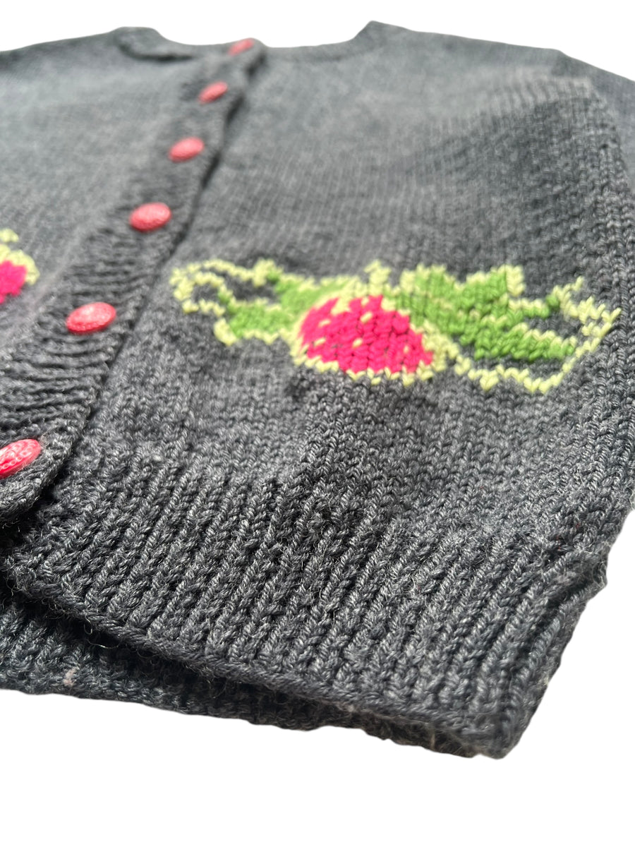 Pull broderies fraises - 4 ans